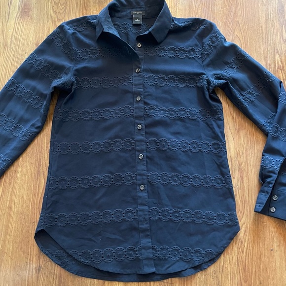Ann Taylor button down shirt with eyelet details - Picture 9 of 9